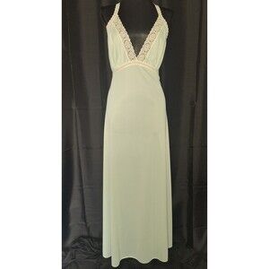 Vtg. Vanity Fair Long NIGHTGOWN Mint Green Empire waist lace detail Sz 38